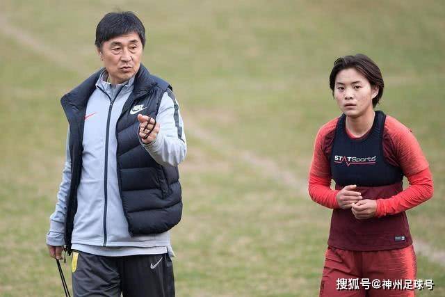 马穆凯拉什维利1年220万回归马刺 上季场均4+3